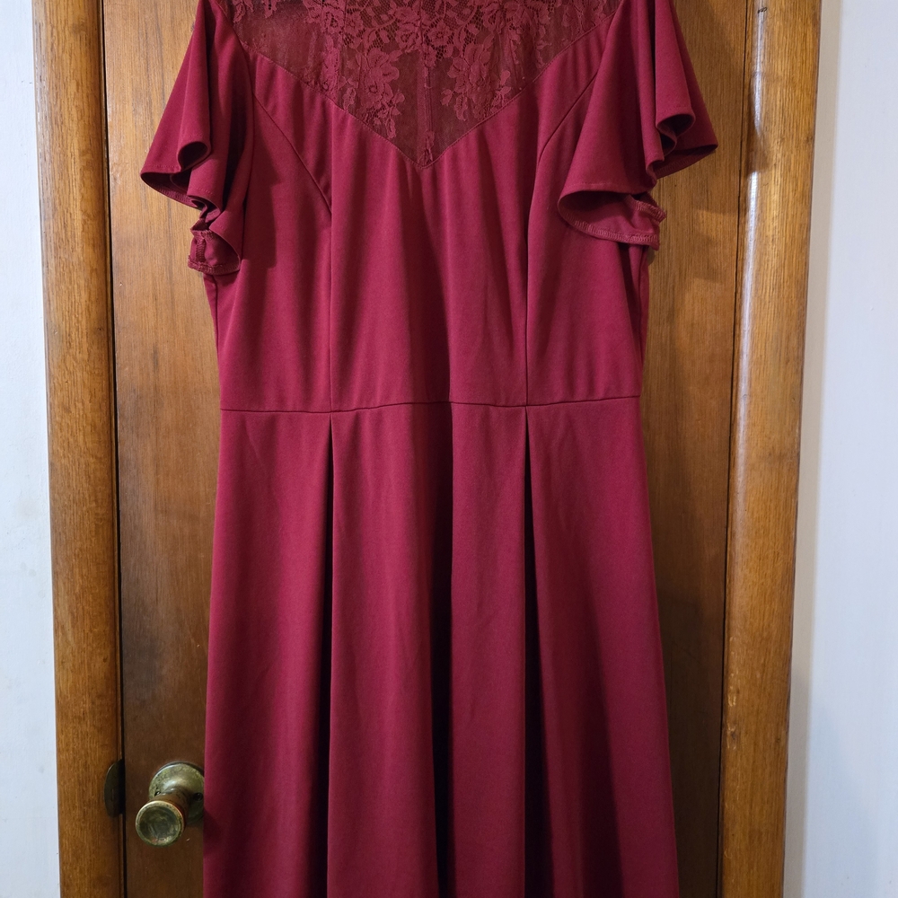 Chic Burgundy Lace Mini Dress